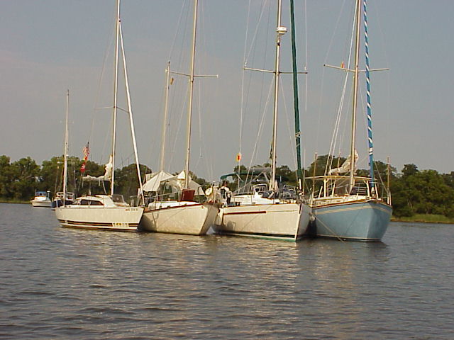 QT_Raft.jpg (59573 bytes)